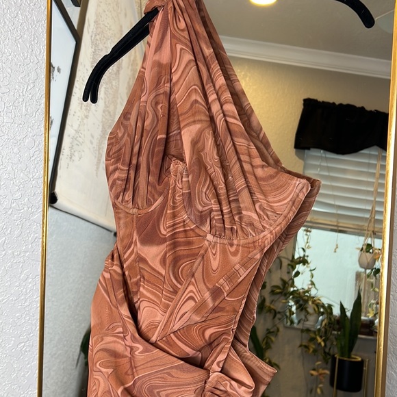 HOUSE OF CB 'Clementine' Swirl Print Cut Out Mini Dress - Picture 8 of 8